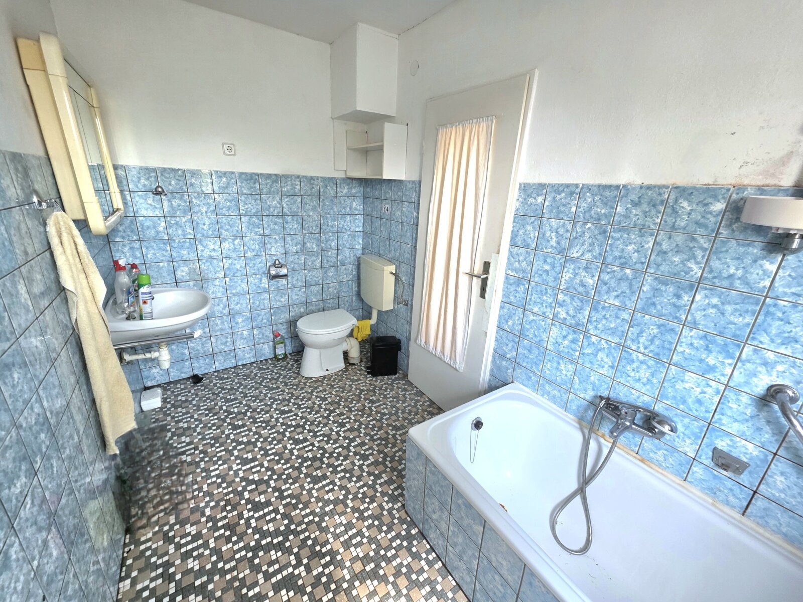 *Lilienthal-Zentrum***gepflegtes EFH mit 3 Garagen