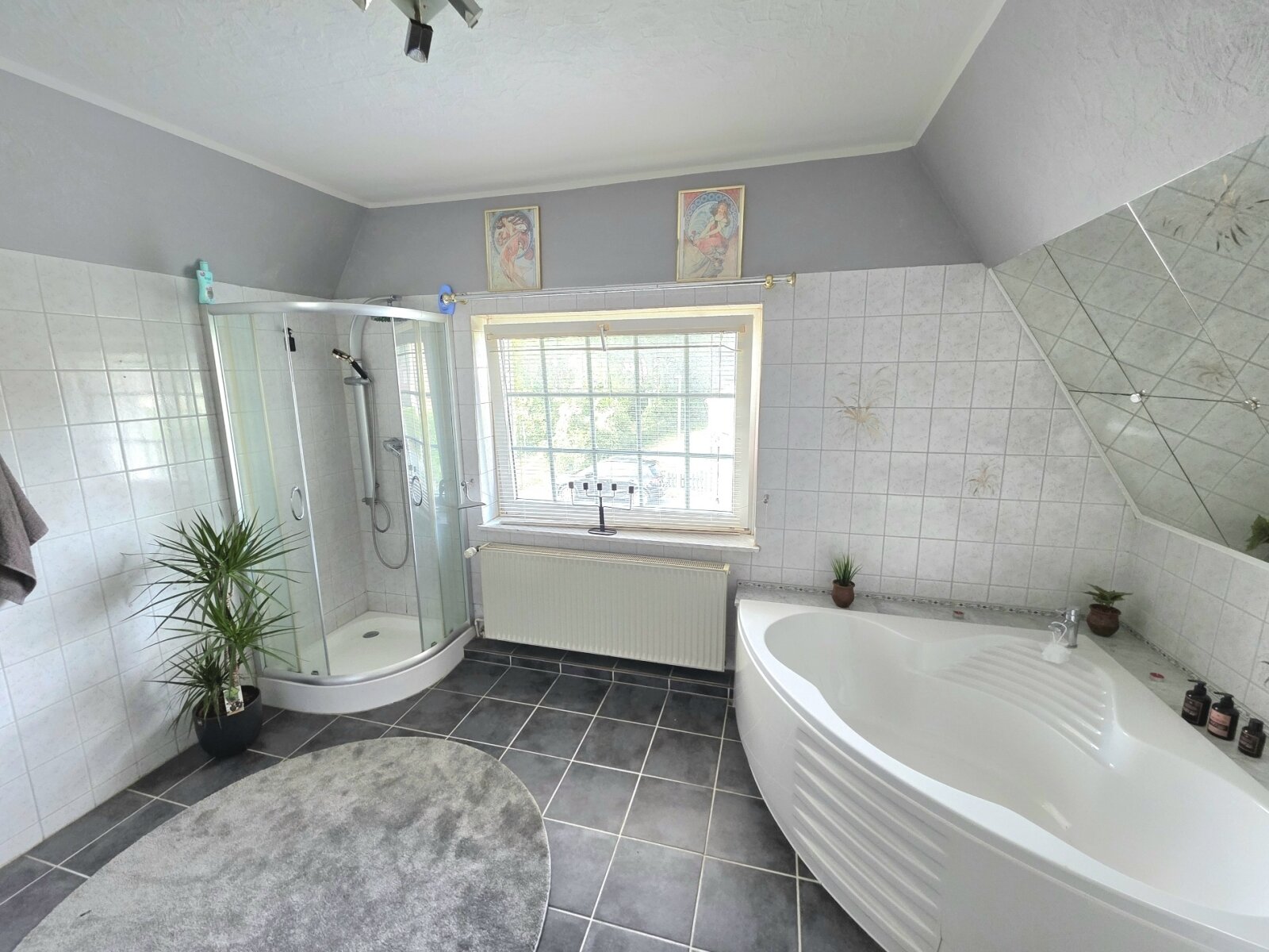 ***Bremen-Vahr, 2 Doppelhaushälfte nebeneinander mit 2 Garagen in Toplage