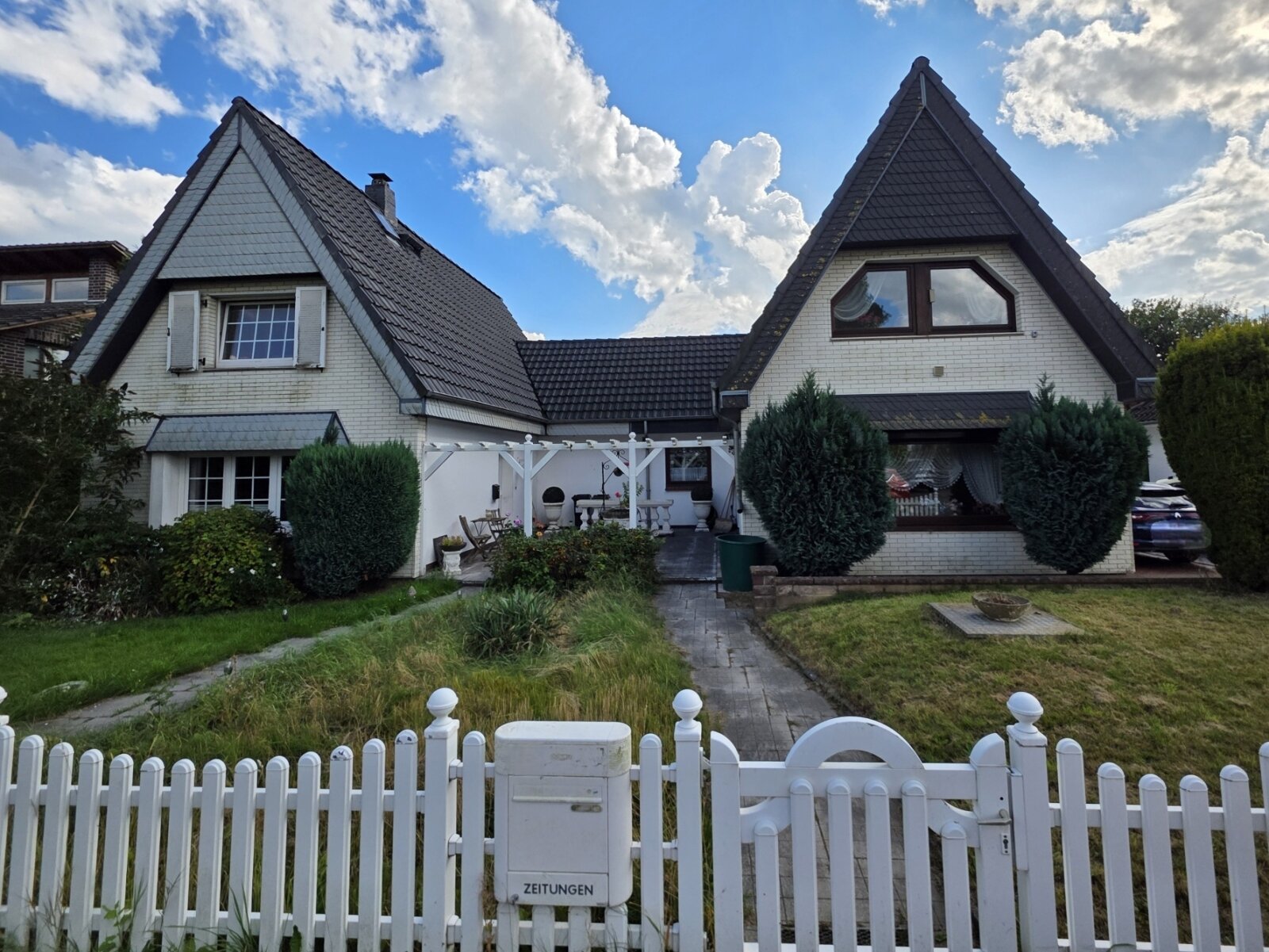 ***Bremen-Vahr, 2 Doppelhaushälfte nebeneinander mit 2 Garagen in Toplage