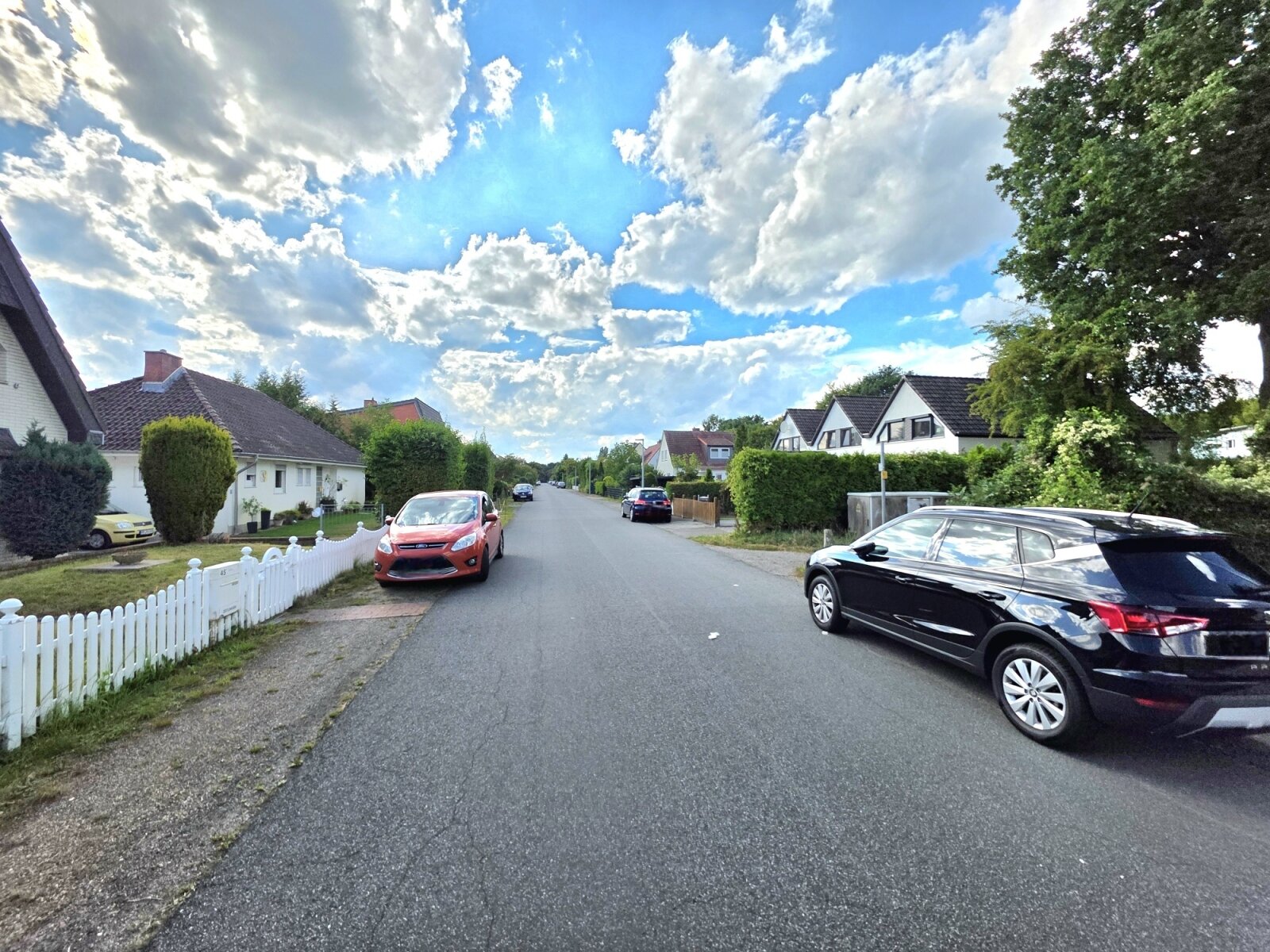 ***Bremen-Vahr, 2 Doppelhaushälfte nebeneinander mit 2 Garagen in Toplage