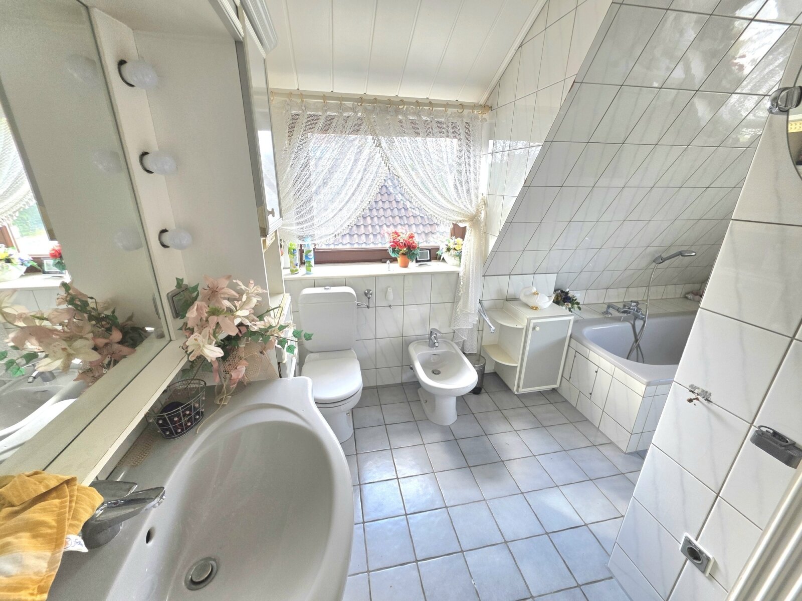 ***Bremen-Vahr, 2 Doppelhaushälfte nebeneinander mit 2 Garagen in Toplage