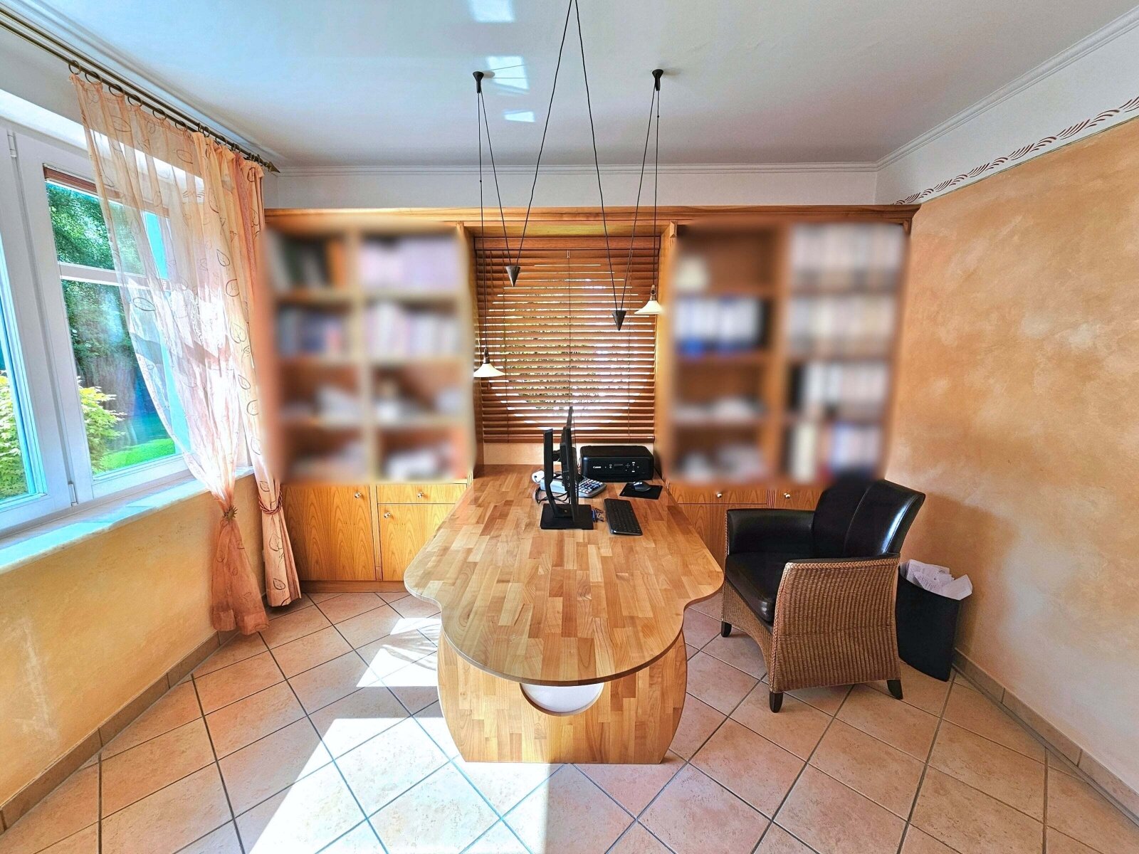 Arbeitsbereich im Wohnzimmer Arbeitsbereich im Wohnzimmer